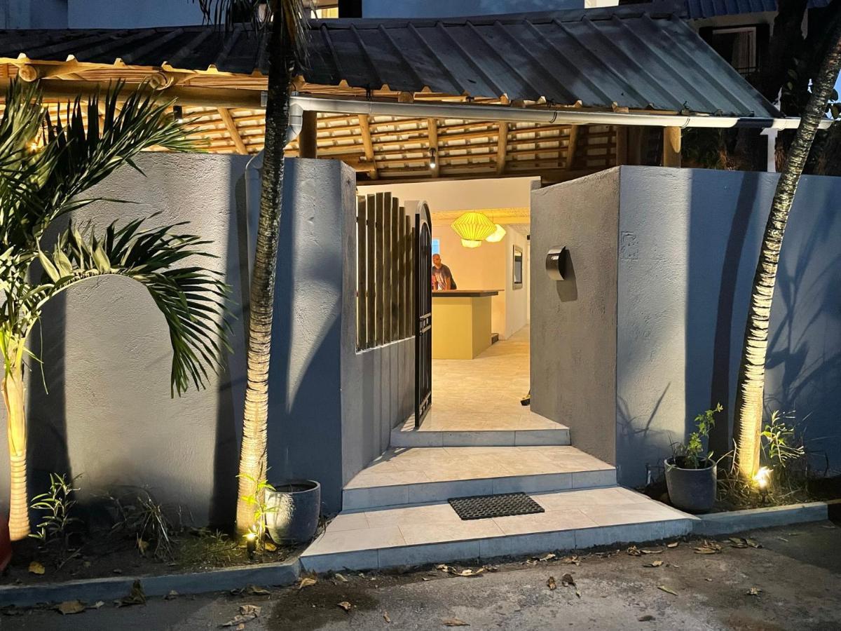 Cosy Guest House Sous Le Badamier Grand Baie Exterior foto