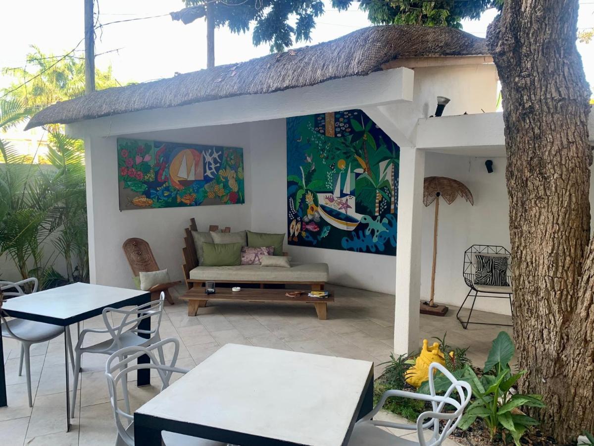 Cosy Guest House Sous Le Badamier Grand Baie Exterior foto